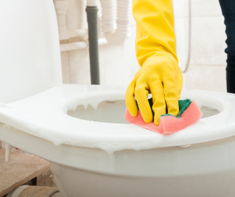 شركة تنظيف حمامات في ام القيوين 0551544776 خدمة 24 ساعة